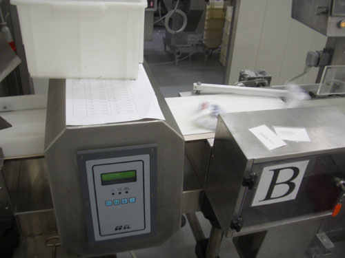 Metal separator for dairies